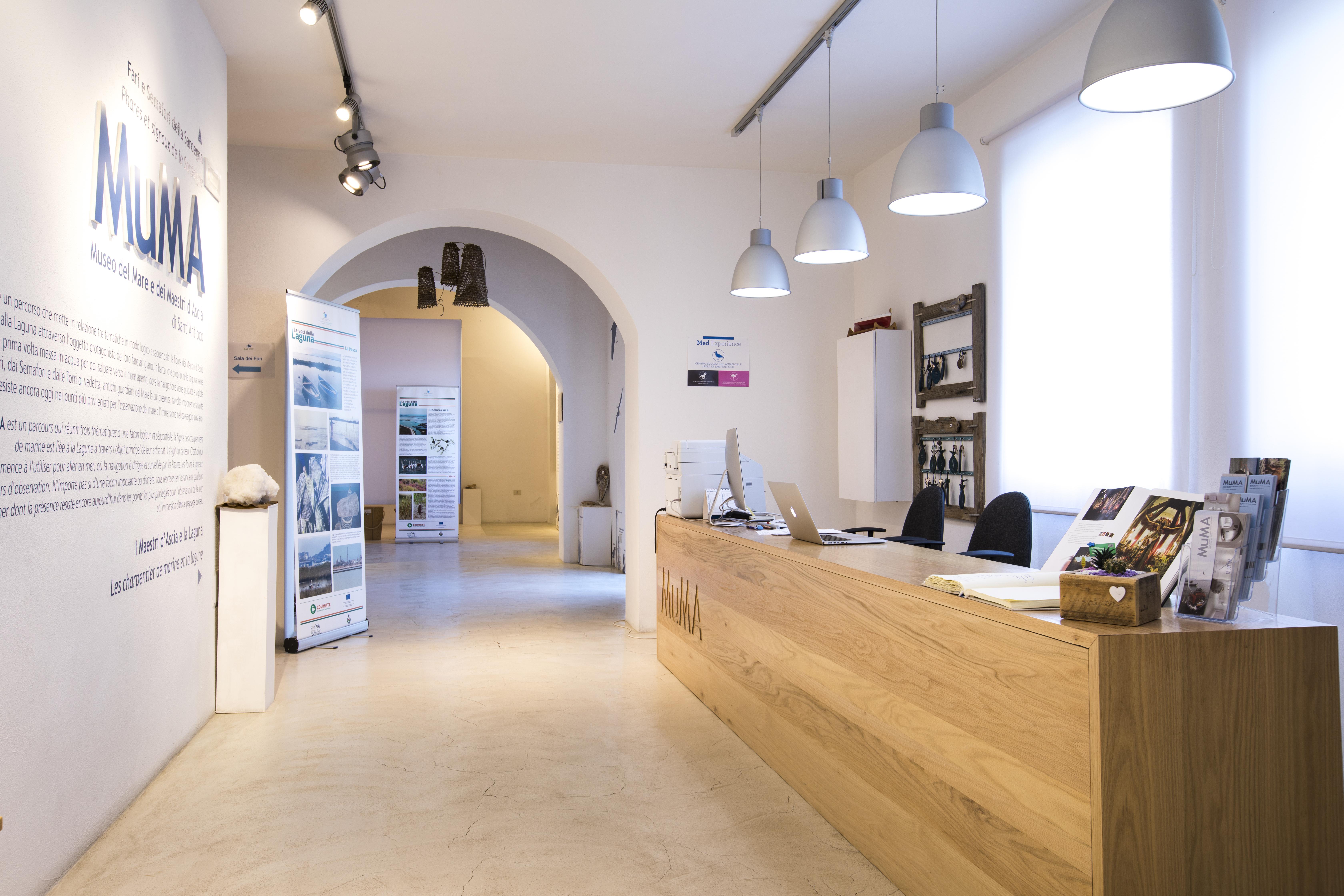 Muma Hostel SantʼAntìoco Екстериор снимка