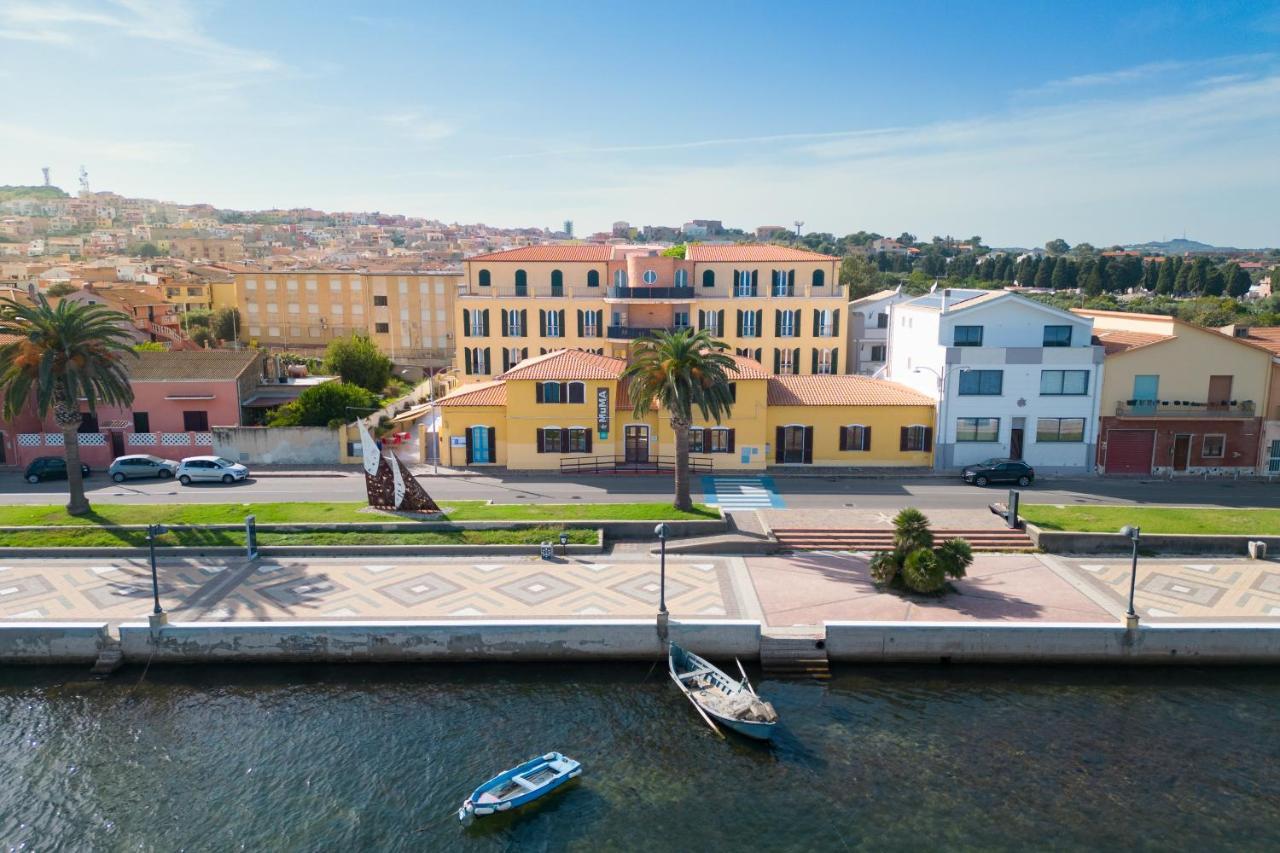 Muma Hostel SantʼAntìoco Екстериор снимка
