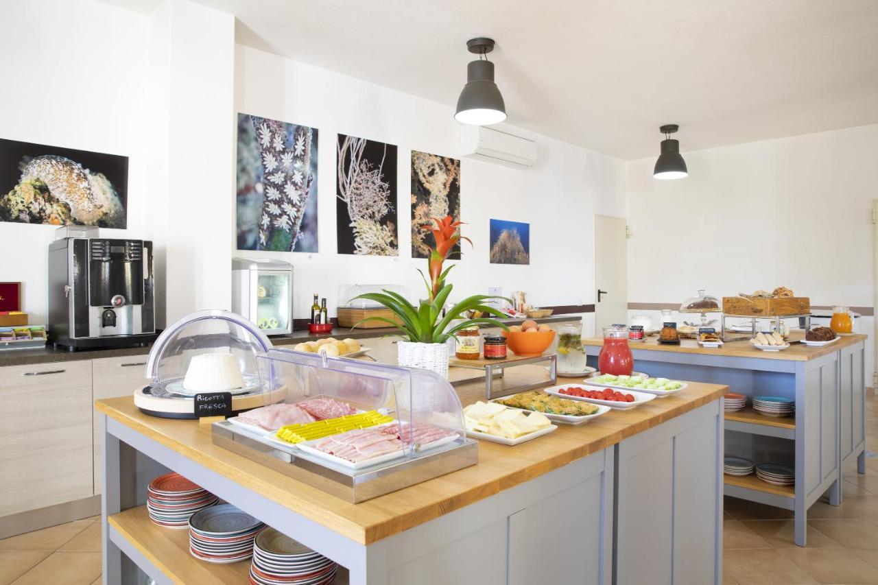 Muma Hostel SantʼAntìoco Екстериор снимка