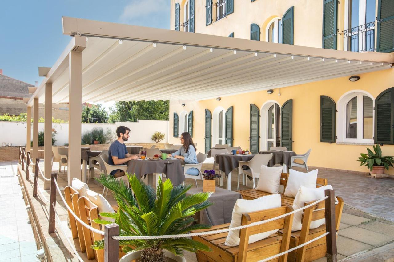Muma Hostel SantʼAntìoco Екстериор снимка