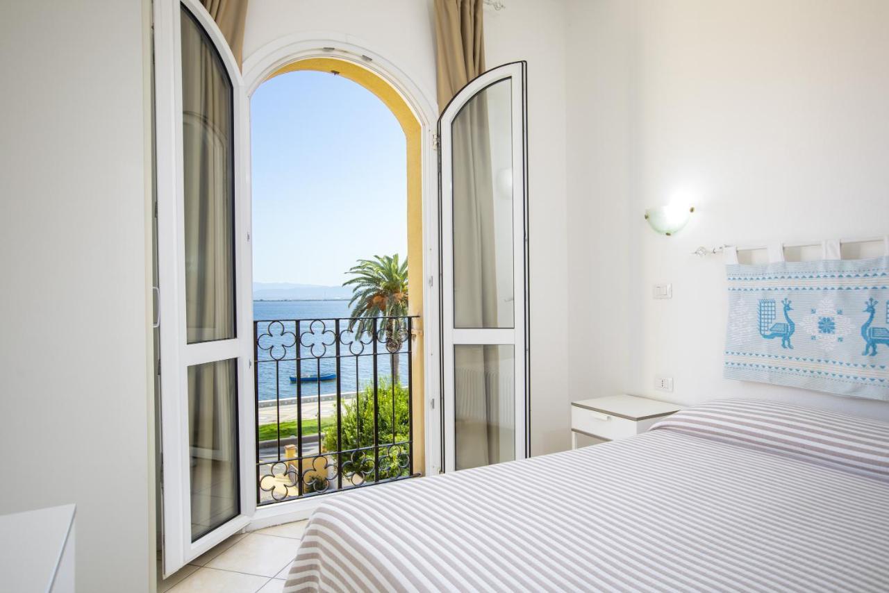 Muma Hostel SantʼAntìoco Екстериор снимка