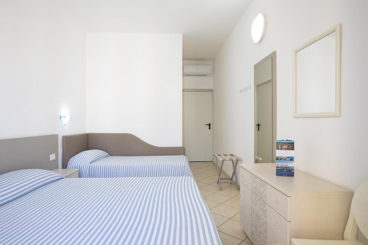 Muma Hostel SantʼAntìoco Екстериор снимка