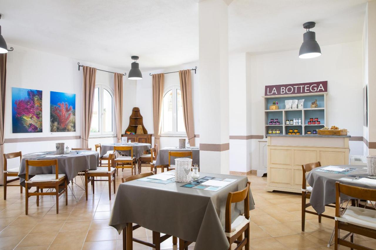 Muma Hostel SantʼAntìoco Екстериор снимка