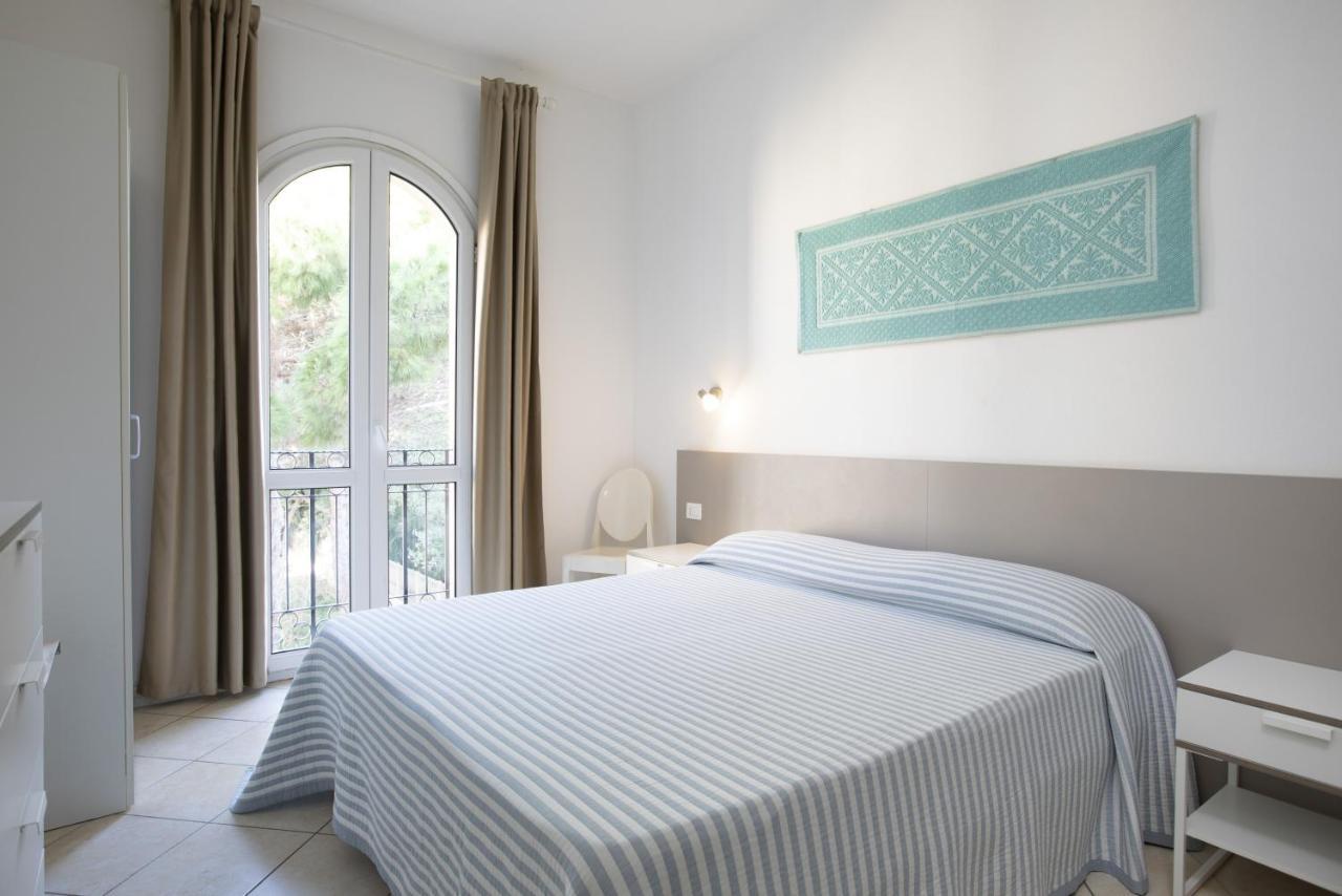 Muma Hostel SantʼAntìoco Екстериор снимка