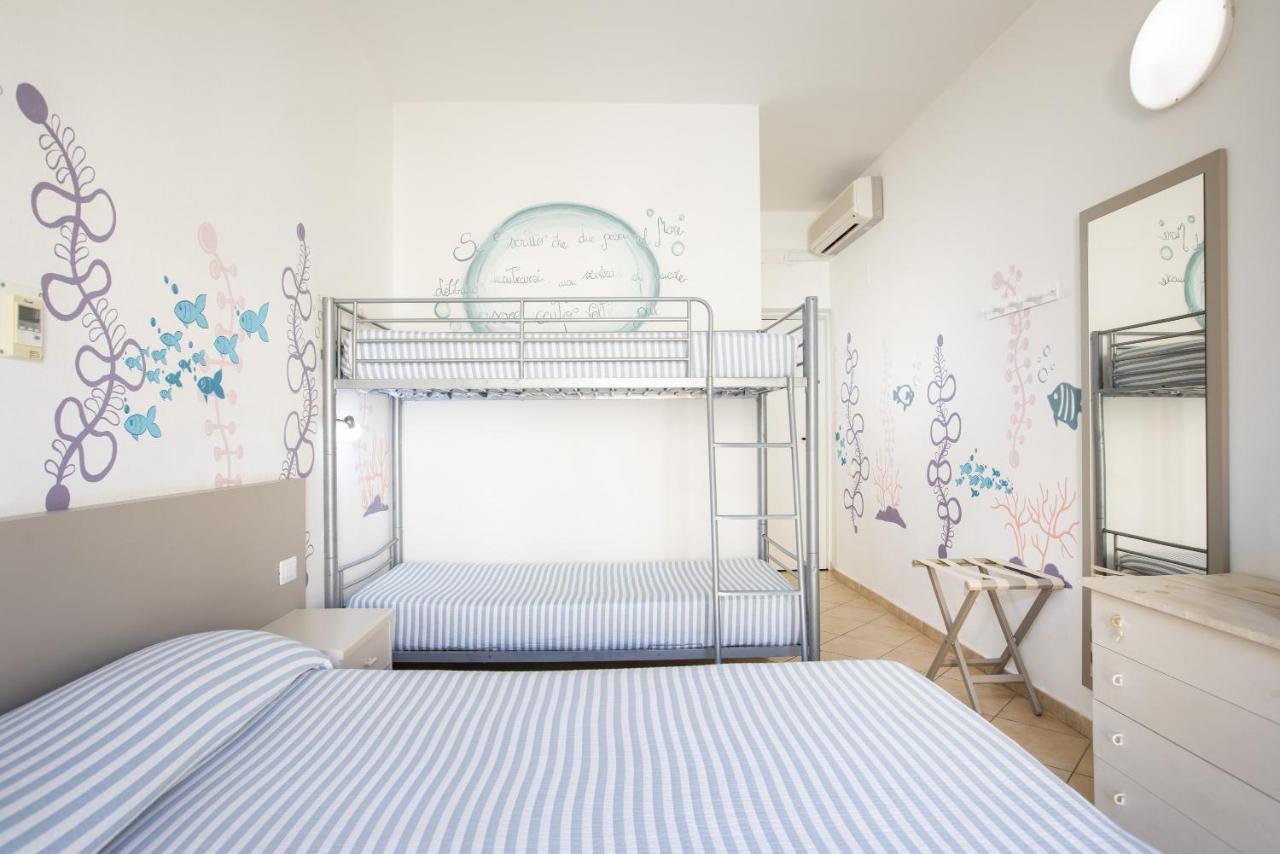 Muma Hostel SantʼAntìoco Екстериор снимка