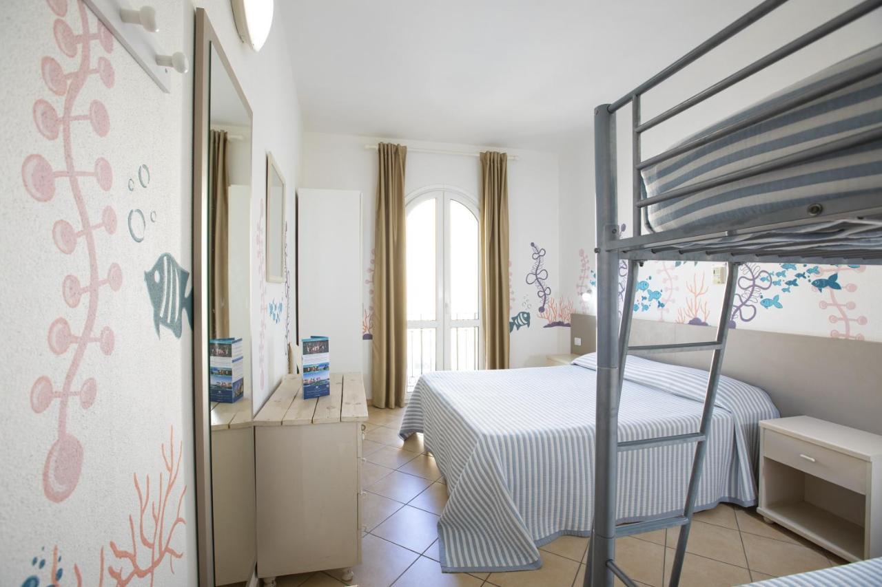 Muma Hostel SantʼAntìoco Екстериор снимка