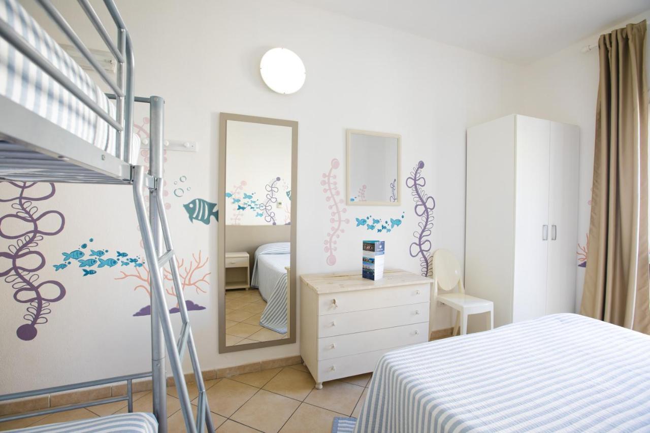 Muma Hostel SantʼAntìoco Екстериор снимка