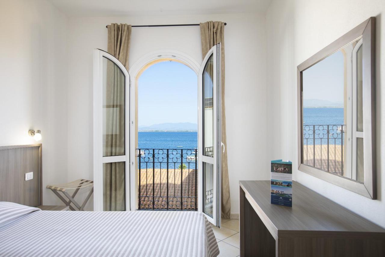 Muma Hostel SantʼAntìoco Екстериор снимка