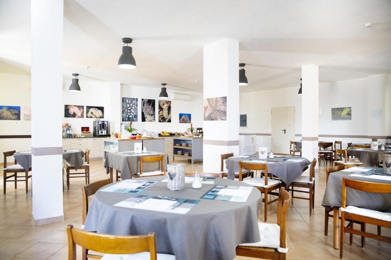 Muma Hostel SantʼAntìoco Екстериор снимка
