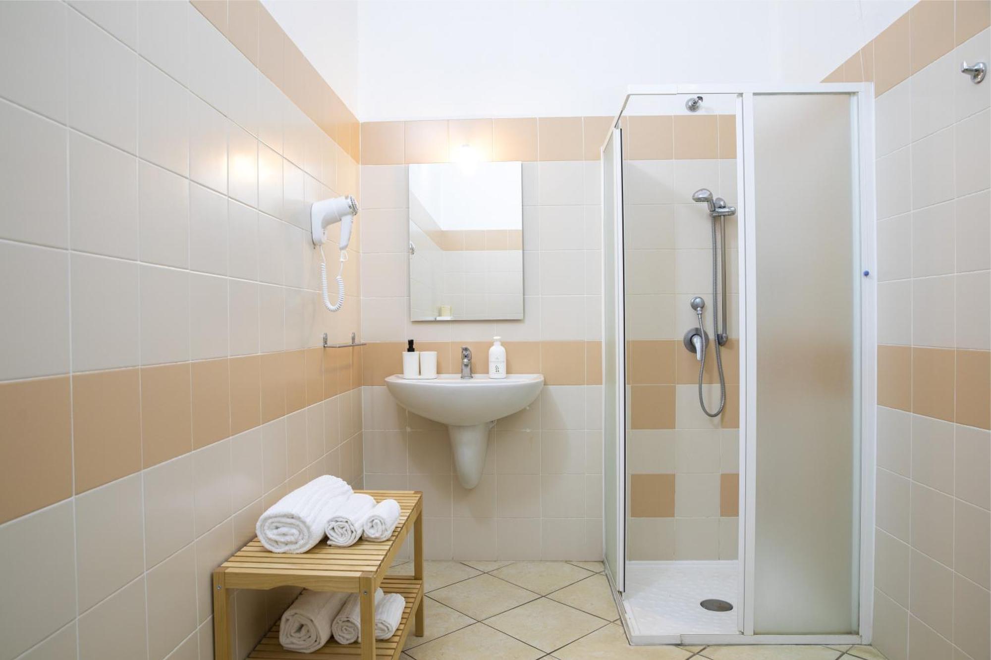 Muma Hostel SantʼAntìoco Екстериор снимка