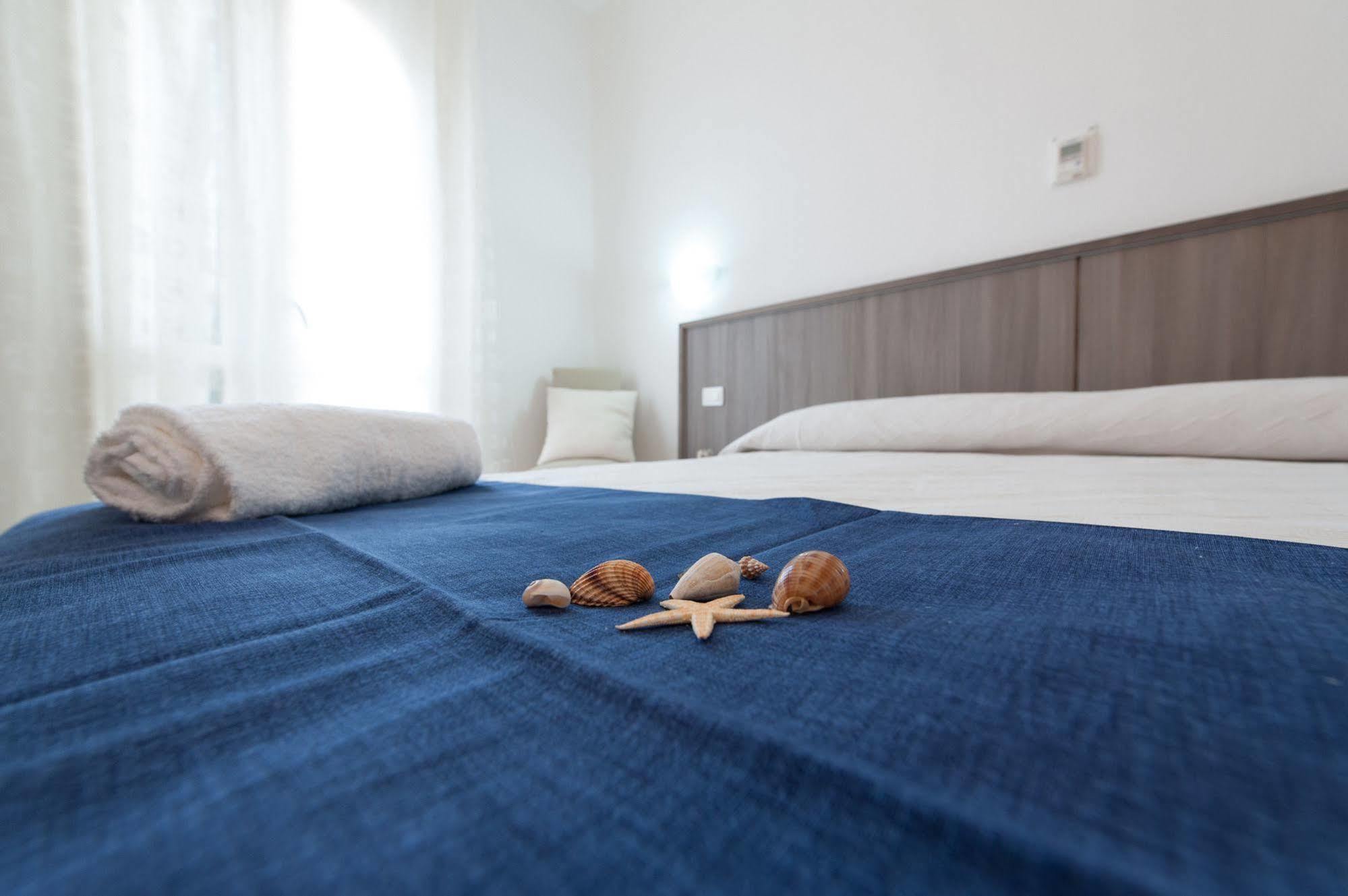 Muma Hostel SantʼAntìoco Екстериор снимка