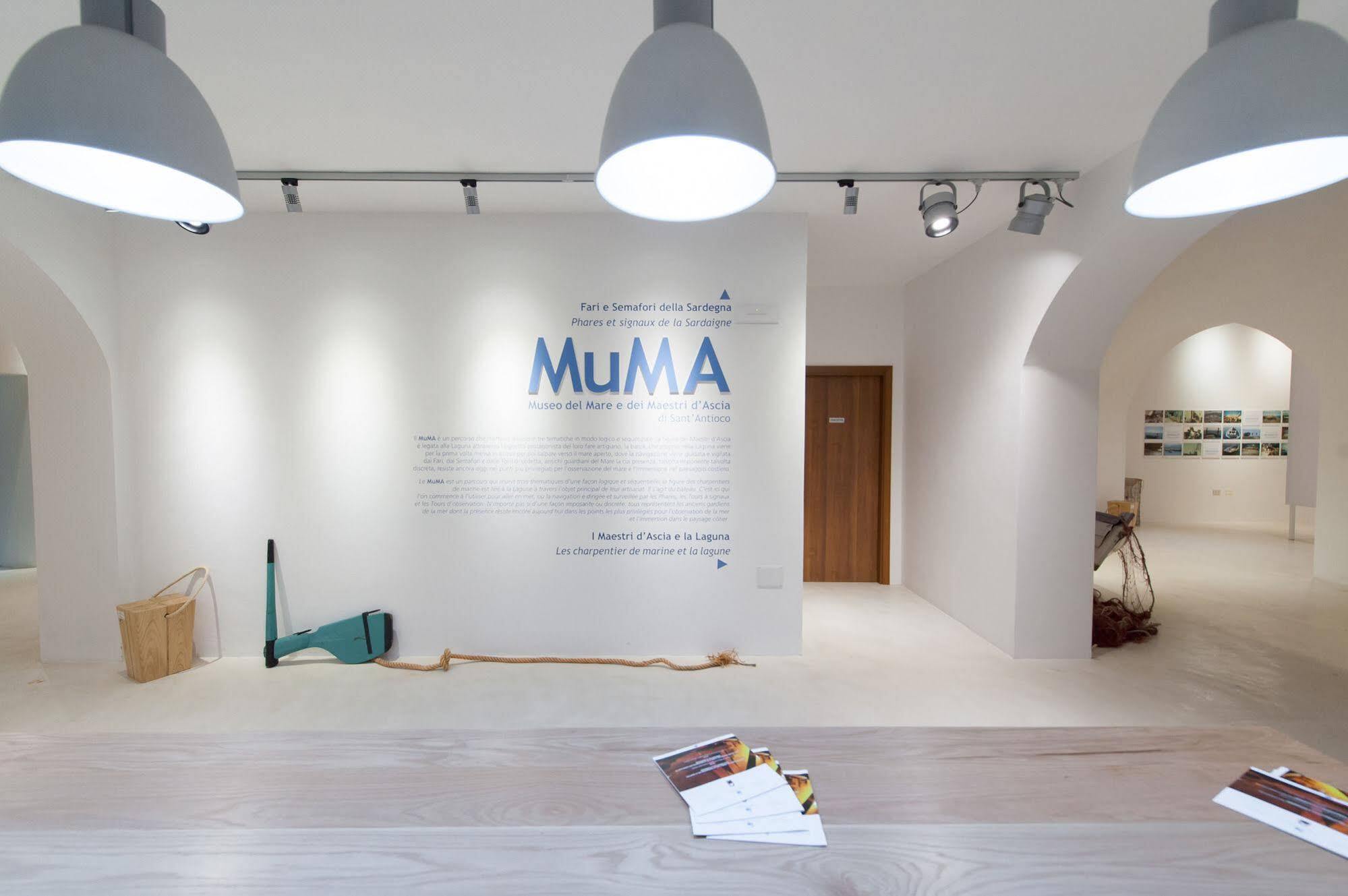 Muma Hostel SantʼAntìoco Екстериор снимка